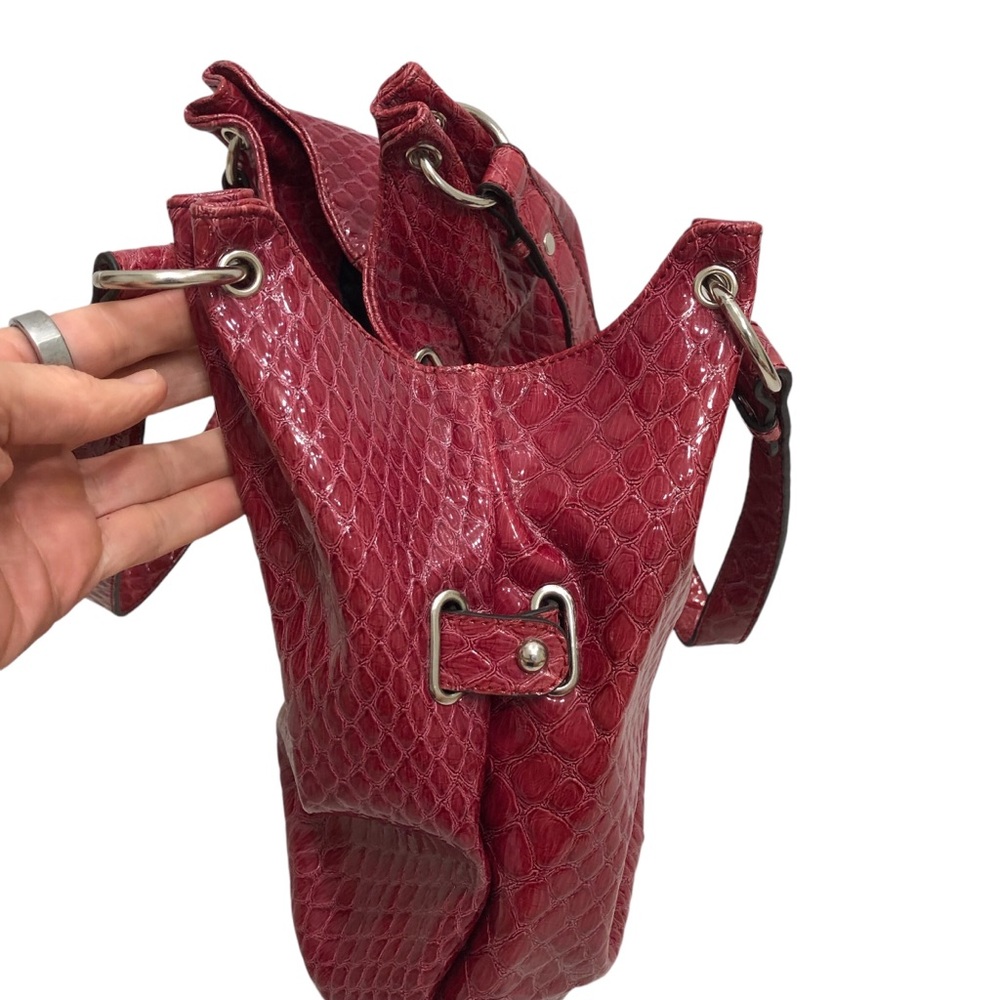 Nicole Miller red shoulder bag with magnetic snap top closure - Picture 3 of 10